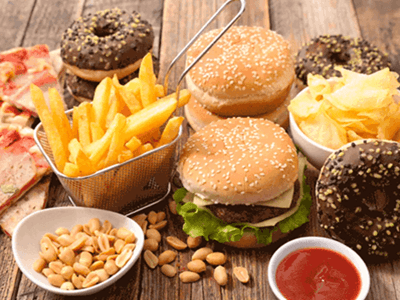 La comida rápida frena la inflación en restaurantes