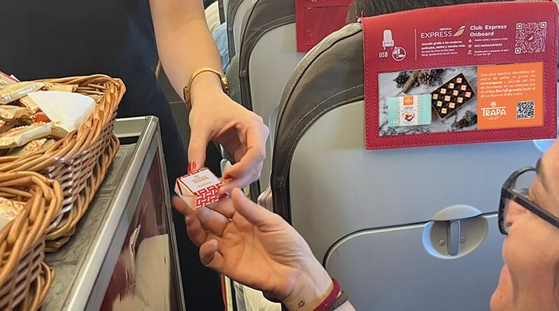 Chocolates Trapa endulza los vuelos de Iberia Express por San Valentín