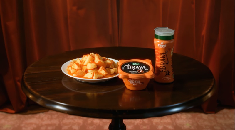 Choví presenta su nueva salsa Brava de la mano de Agustín Bravo y Cañita Brava