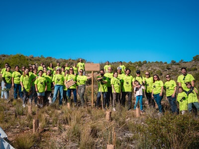 Sofidel y Family Cash reforestan una de las zonas afectadas por la Dana